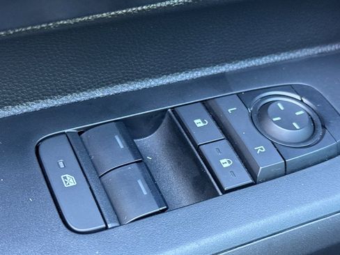 Certified 2025 Toyota Tacoma SR image 15