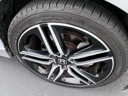 Used 2017 Honda Accord Touring image 22