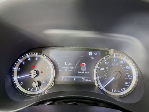 Used 2023 Toyota Highlander LE FWD image 18