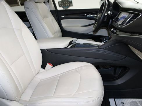 Used 2024 Buick Enclave Essence w/ Sport Touring Edition image 28