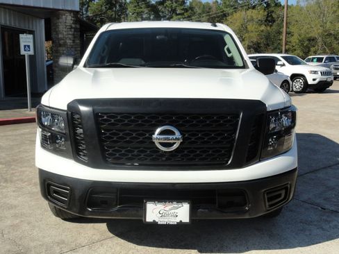 Used 2019 Nissan Titan S image 2
