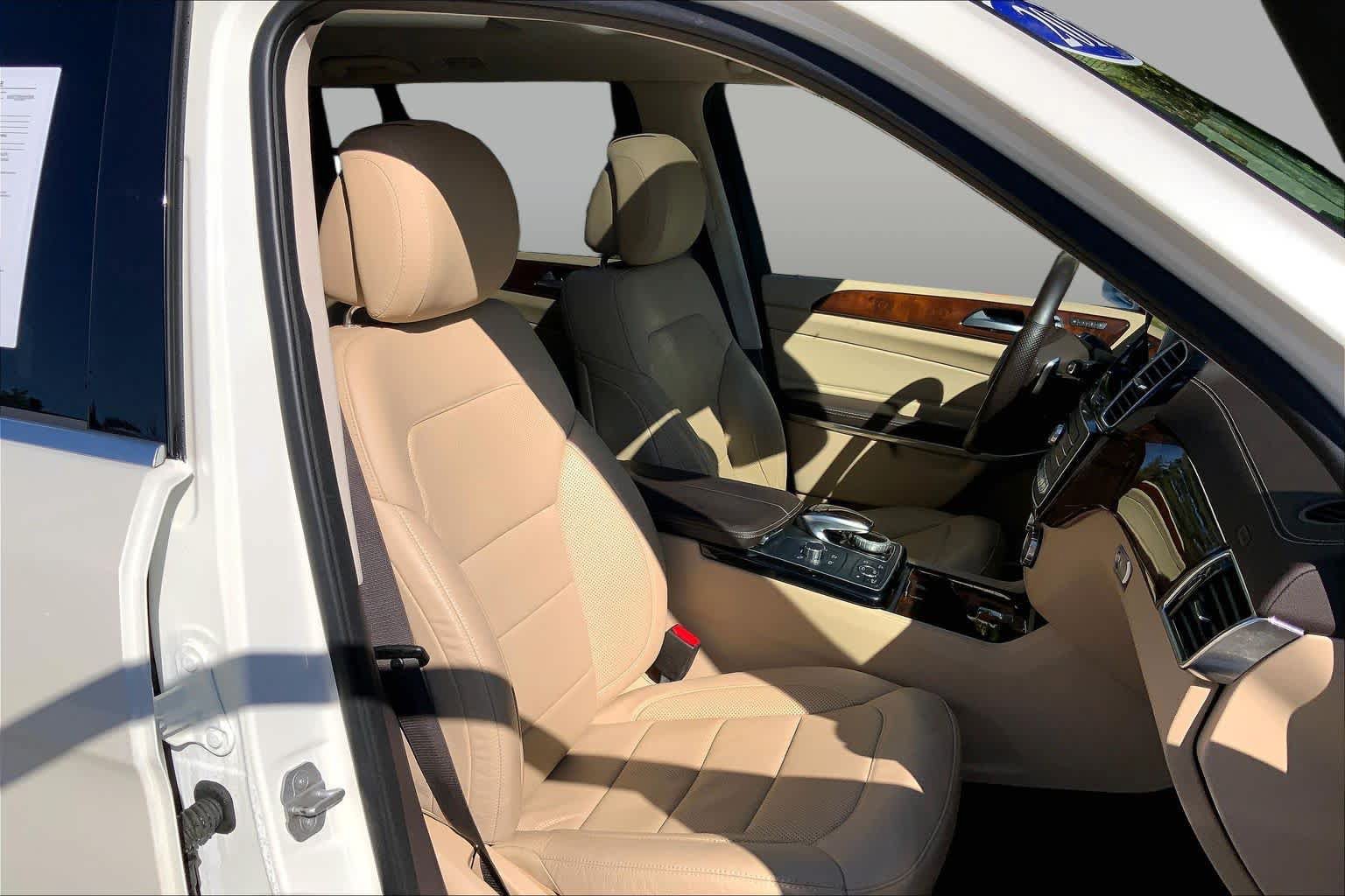 Used 2017 Mercedes-Benz GLS 550 4MATIC image 8