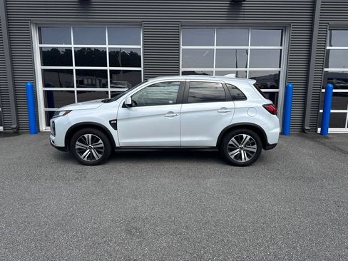 Used 2024 Mitsubishi Outlander Sport SE AWD/4WD image 2