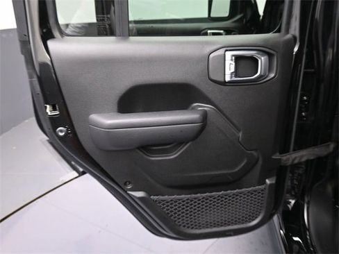 Used 2024 Jeep Gladiator Rubicon w/ Safety Group image 26