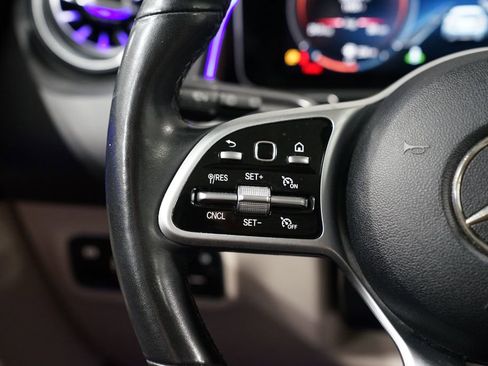 Used 2020 Mercedes-Benz GLB 250 w/ Premium Package image 14