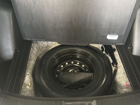 Used 2023 Honda CR-V EX image 10