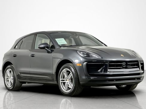Used 2023 Porsche Macan image 7