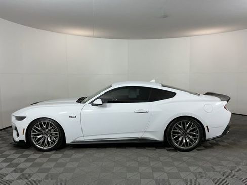 Used 2025 Ford Mustang GT Premium image 8