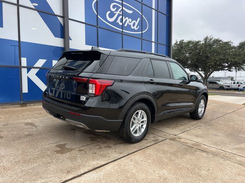 New 2026 Ford Explorer Active w/ Active Comfort Package image 6