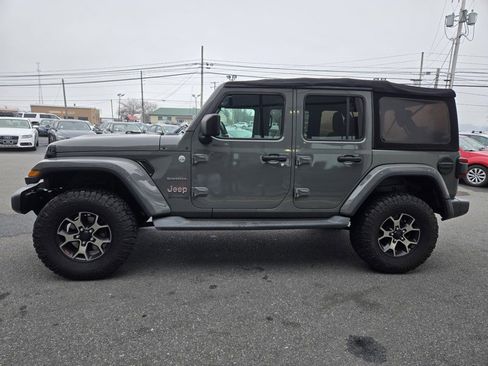Used 2018 Jeep Wrangler Unlimited Sahara image 6