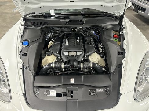 Used 2014 Porsche Cayenne Turbo AWD/4WD image 8