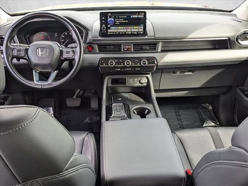 Certified 2023 Honda Pilot Touring image 16