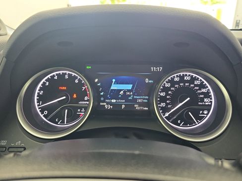Used 2023 Toyota Camry XLE w/ Navigation Package FWD image 18