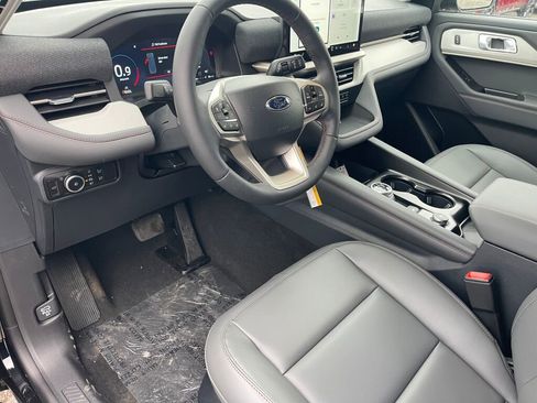 New 2026 Ford Explorer Active w/ Active Comfort Package image 6