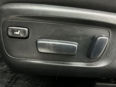 Used 2016 Toyota Avalon Limited w/ Toyota Safety Sense Package FWD image 41