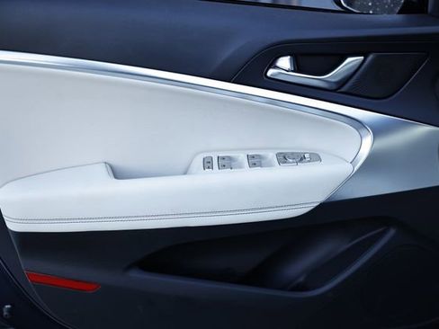 Used 2026 Genesis G70 2.5T image 14