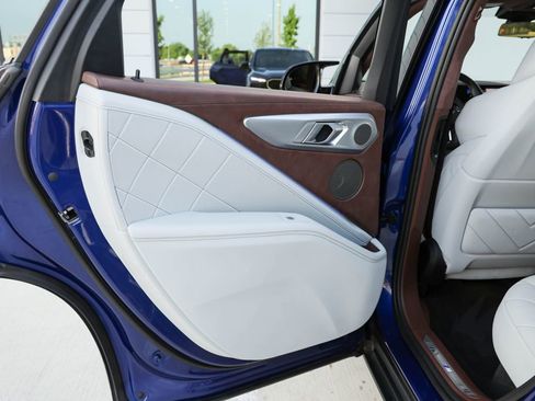 Used 2023 BMW XM AWD/4WD image 30