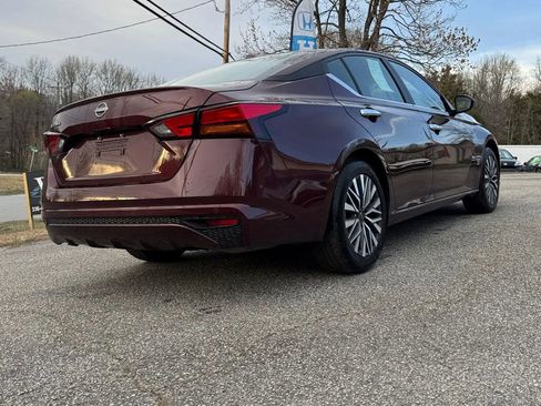 Used 2025 Nissan Altima 2.5 SV FWD image 7