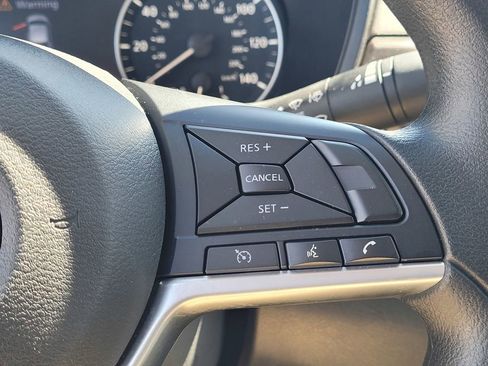 Used 2025 Nissan Altima 2.5 SV FWD image 15