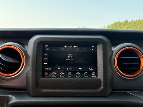 Used 2021 Jeep Gladiator Mojave w/ Cold Weather Group image 26