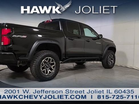 Used 2025 Chevrolet Colorado ZR2 w/ Technology Package AWD/4WD image 7