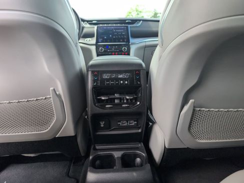 Used 2022 Jeep Grand Cherokee L Overland w/ Luxury Tech Group IV image 30