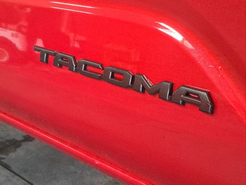 Used 2024 Toyota Tacoma TRD Off-Road image 6