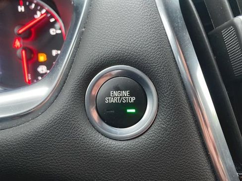 Used 2023 Chevrolet Traverse Premier FWD image 17