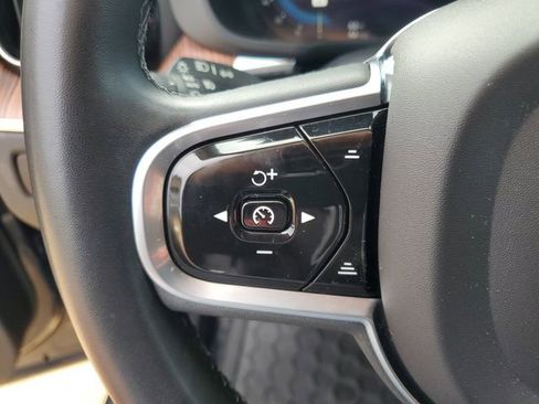 Used 2023 Volvo XC60 T8 Plus AWD/4WD image 18