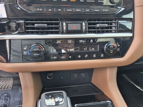 Certified 2025 Nissan Pathfinder Platinum w/ Cargo Package FWD image 28