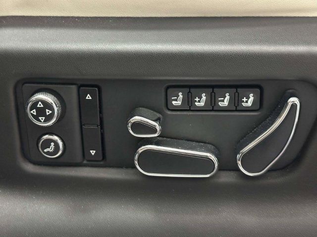 Used 2020 Bentley Bentayga AWD/4WD image 37