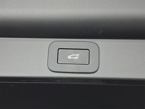 Used 2024 Land Rover Range Rover SE image 28