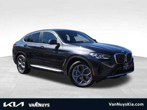 Used 2025 BMW X4 xDrive30i w/ Premium Package AWD/4WD image 1