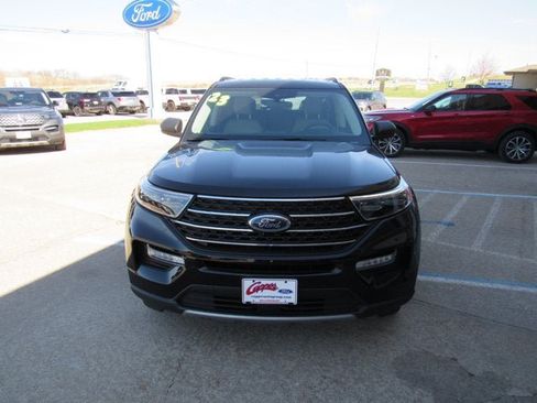 Used 2023 Ford Explorer XLT w/ Equipment Group 202A AWD/4WD image 2