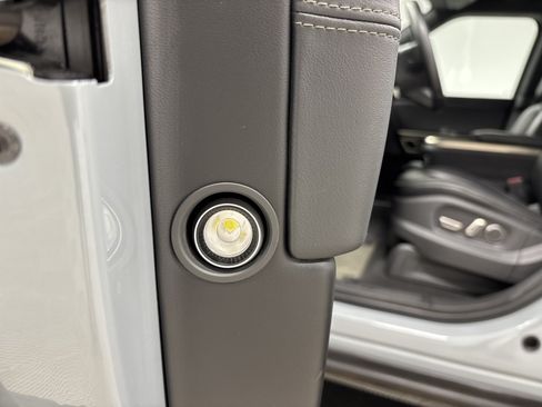 Used 2024 Rivian R1S Adventure AWD/4WD image 32