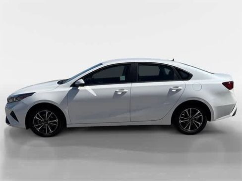 Used 2024 Kia Forte LXS w/ LXS Technology Package image 2