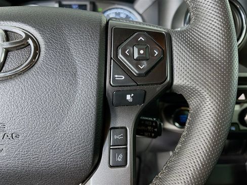 Used 2021 Toyota Tacoma TRD Sport AWD/4WD image 17