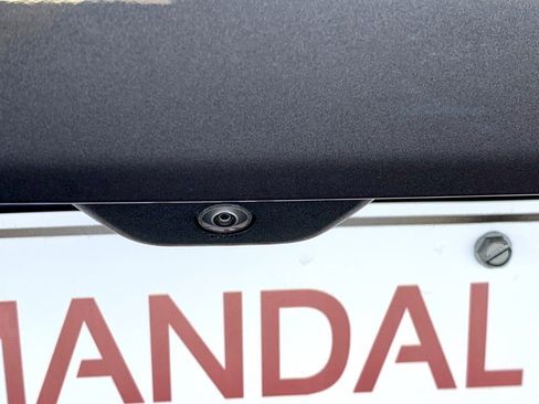 Used 2023 Jeep Grand Cherokee Altitude image 46