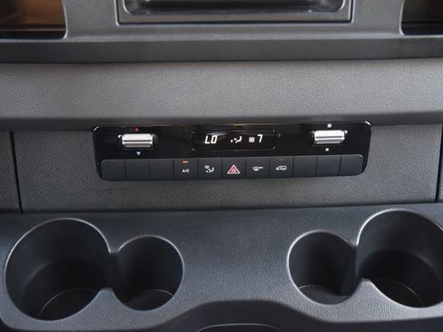Used 2025 Mercedes-Benz Sprinter 2500 image 24