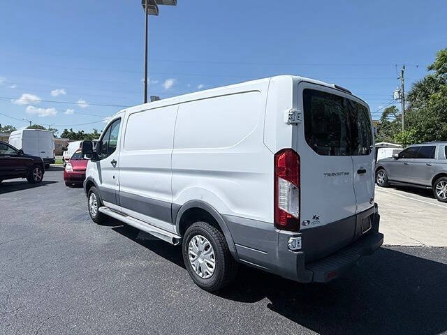 Used 2015 Ford Transit 250 130 Low Roof w/ Exterior Upgrade Package RWD image 5