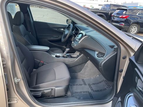 Used 2023 Chevrolet Malibu LT image 18