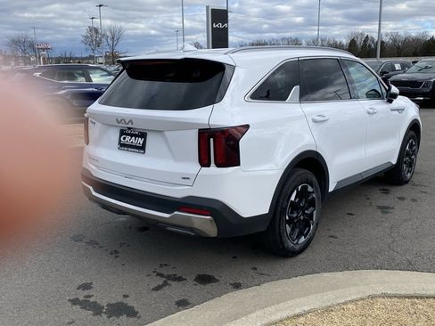Used 2024 Kia Sorento S image 7