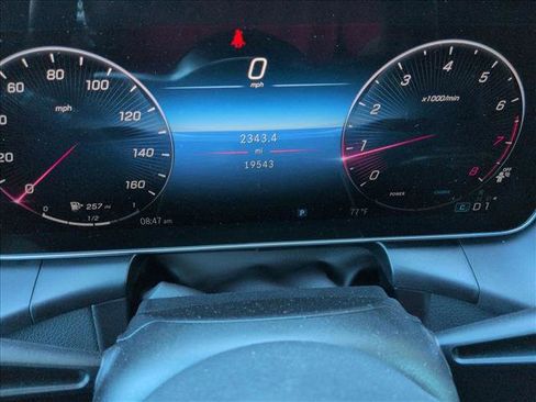 Used 2024 Mercedes-Benz GLC 300 4MATIC image 10