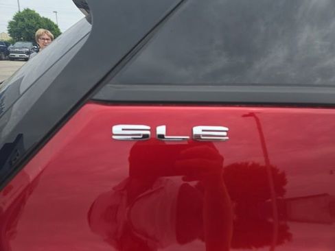 Used 2022 GMC Terrain SLE w/ Driver Convenience Package AWD/4WD image 4