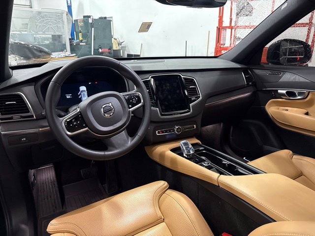 Used 2024 Volvo XC90 B6 Ultimate w/ Protection Package Premier AWD/4WD image 13