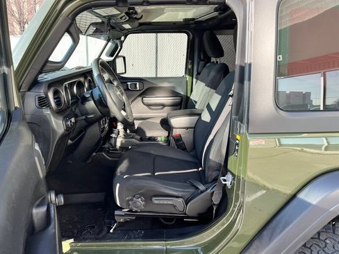 Used 2020 Jeep Wrangler Sport image 19