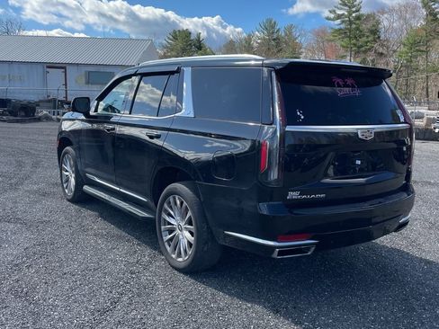 Used 2021 Cadillac Escalade Premium Luxury AWD/4WD image 4