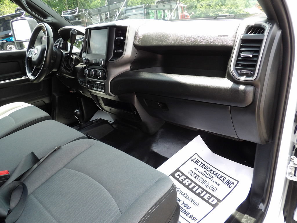 Used 2024 RAM 5500 Tradesman w/ Chrome Appearance Group AWD/4WD image 40