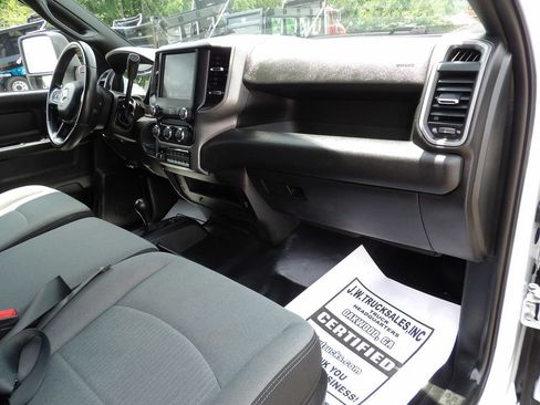 Used 2024 RAM 5500 Tradesman w/ Chrome Appearance Group AWD/4WD image 40
