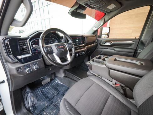 Used 2024 GMC Sierra 2500 SLE w/ SLE Convenience Package image 12